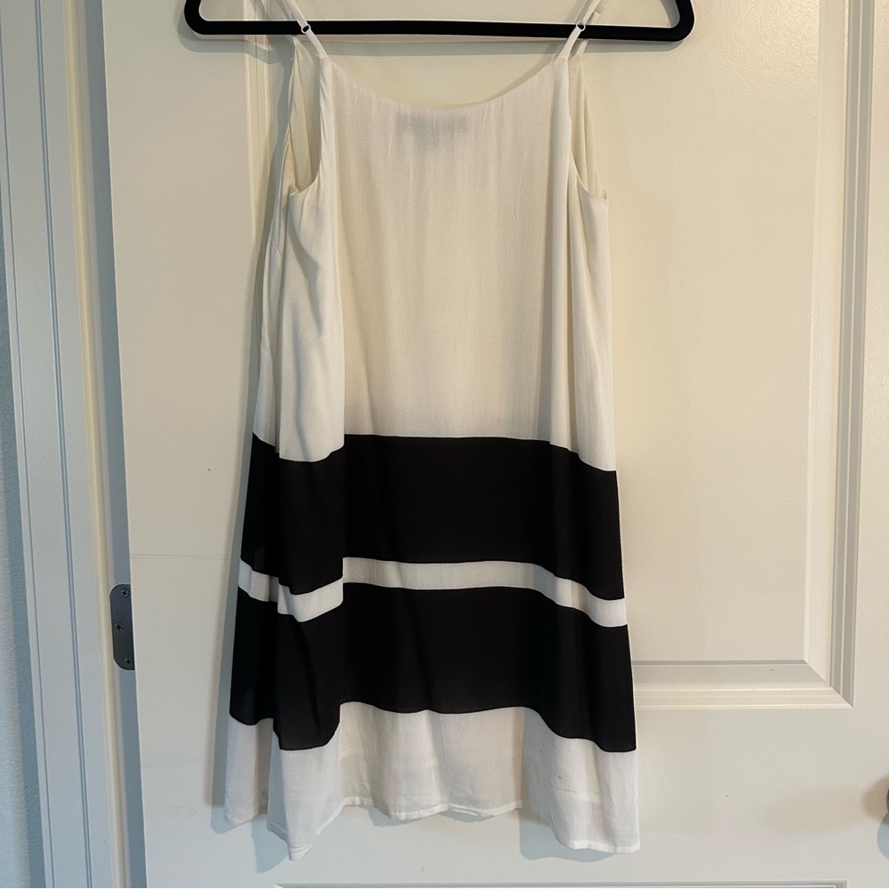 Size Small Kapitol White Dress with Large Stripes